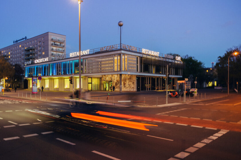 WeStandWithUkraine_20220428